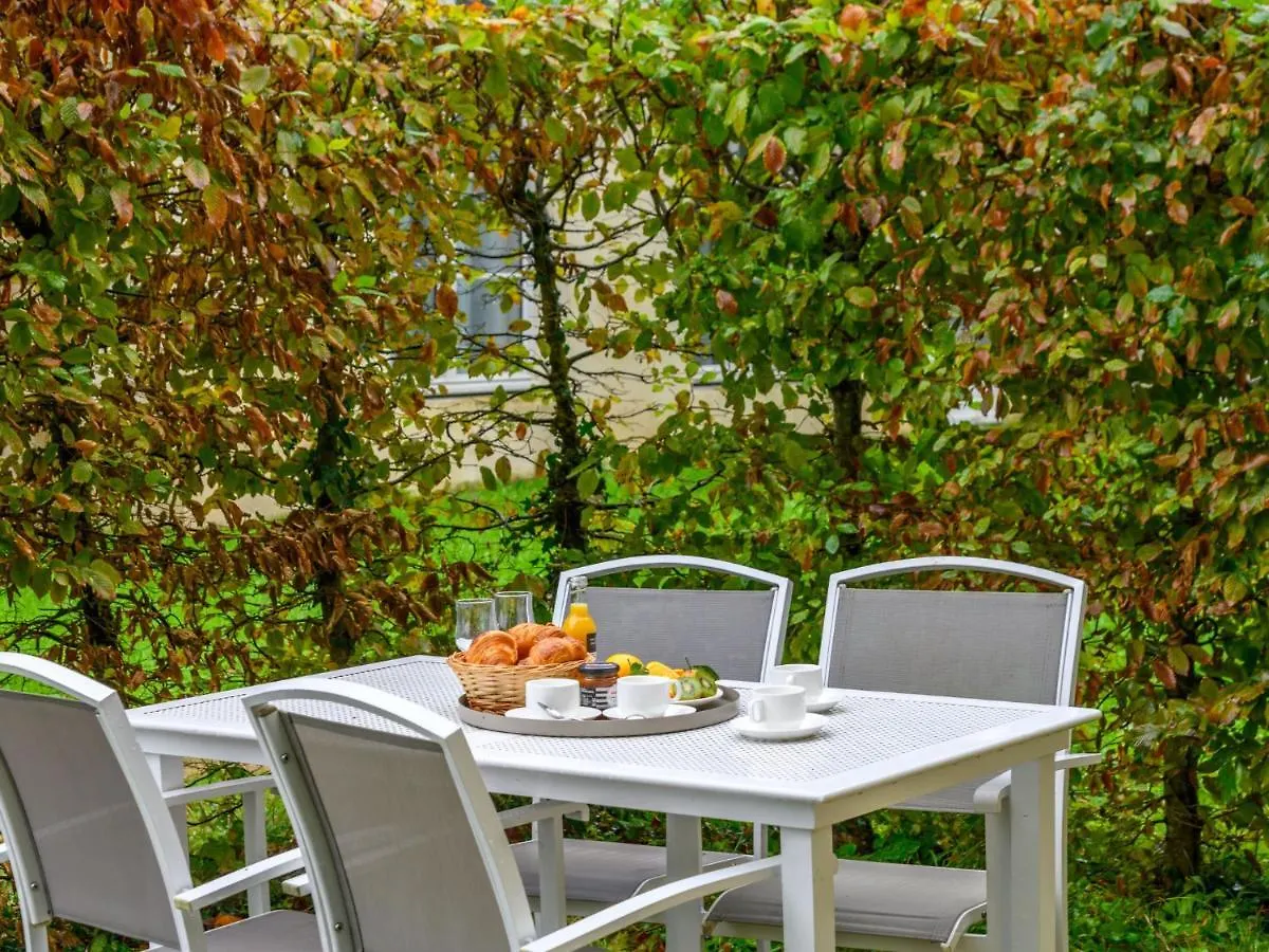 Villa Chateau De Kergonano- Dans L'Orangerie-4 By Interhome بادن