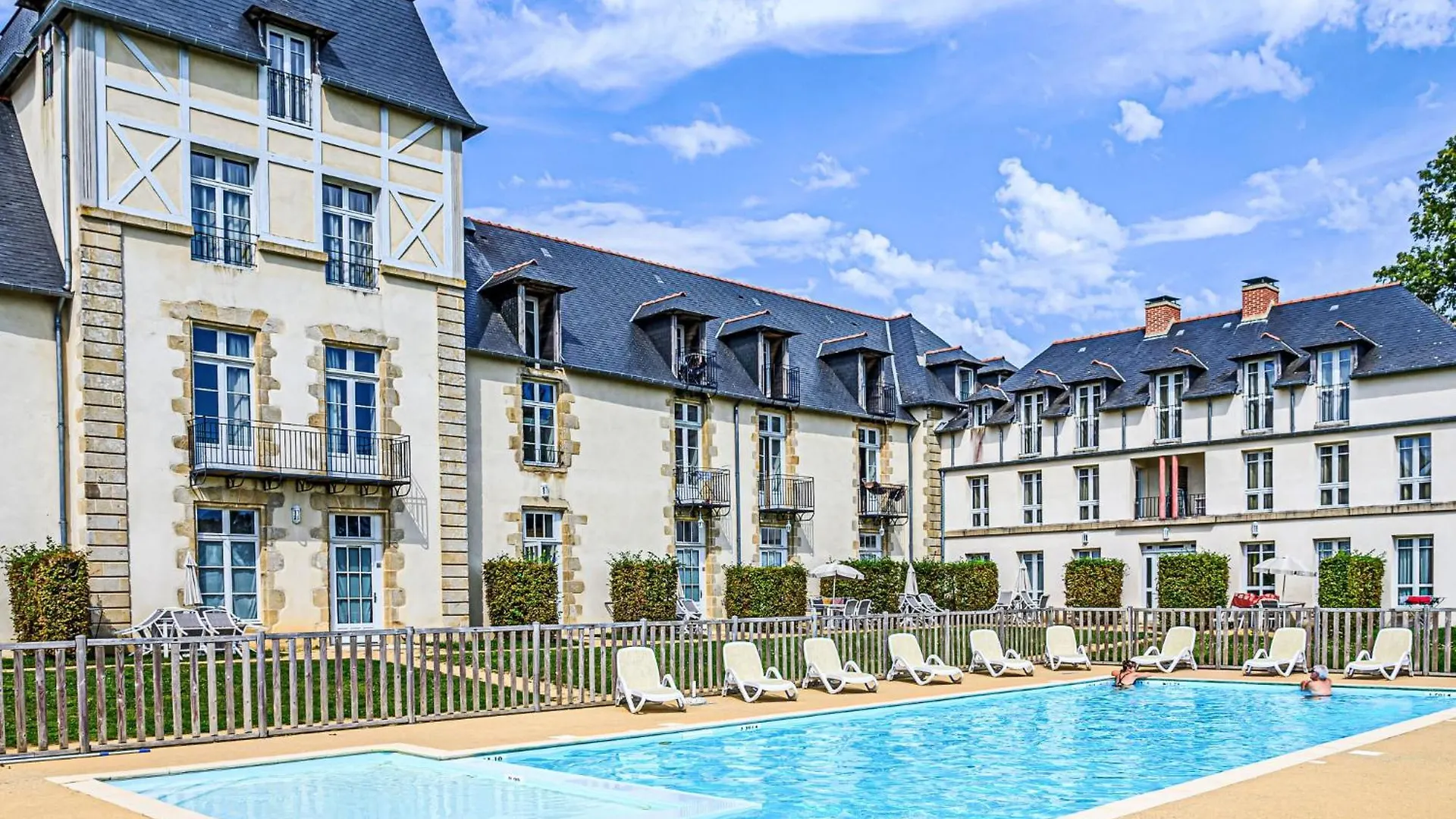 Villa Chateau De Kergonano- Dans L'Orangerie-4 By Interhome Baden